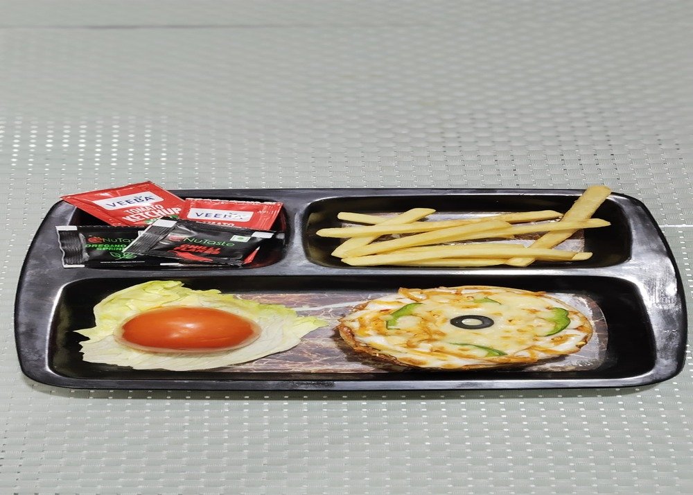 CHICKEN PIZZA BURGER