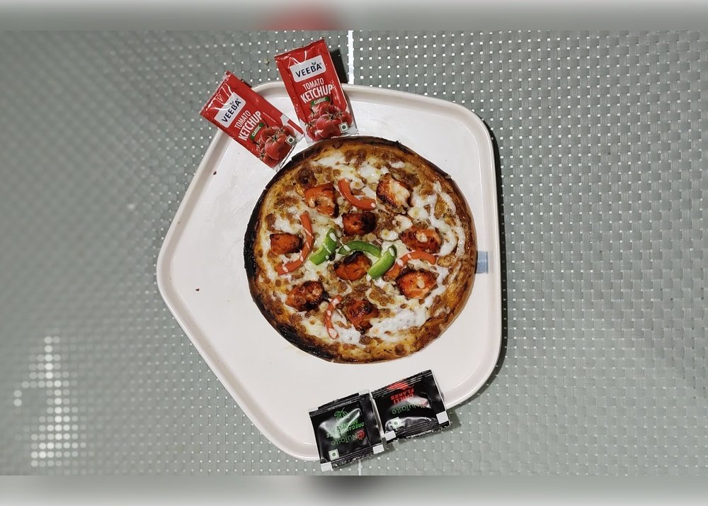 CHICKEN TANDOORI PIZZA